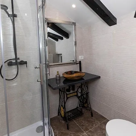App House Lea Renovated In 2021