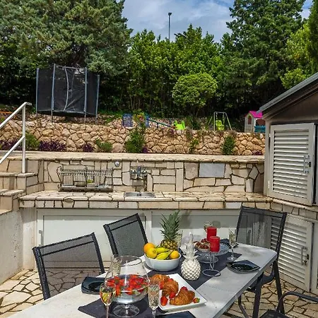 App House Lea Renovated In 2021