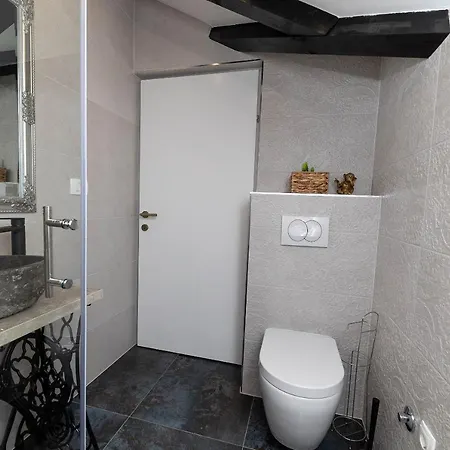 App House Lea Renovated In 2021