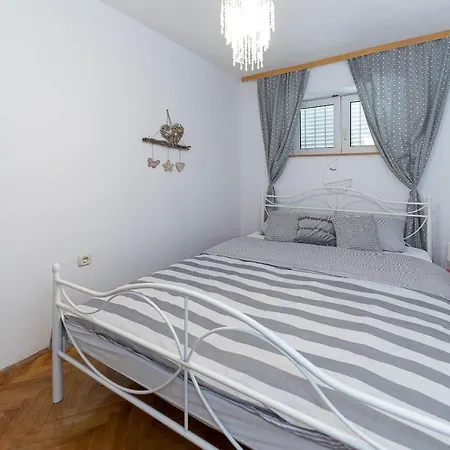 App House Lea Renovated In 2021 דירה