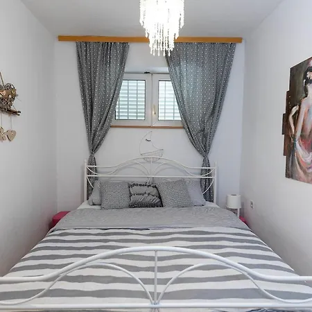 App House Lea Renovated In 2021 דירה