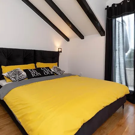 App House Lea Renovated In 2021